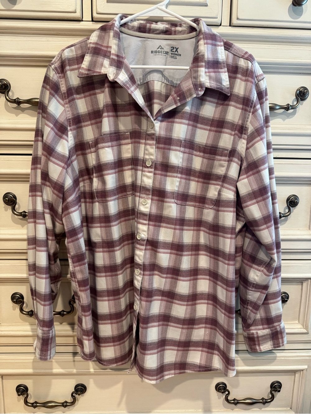 Women’s 2X Plaid Button-Up Shirt — White & Mauve
